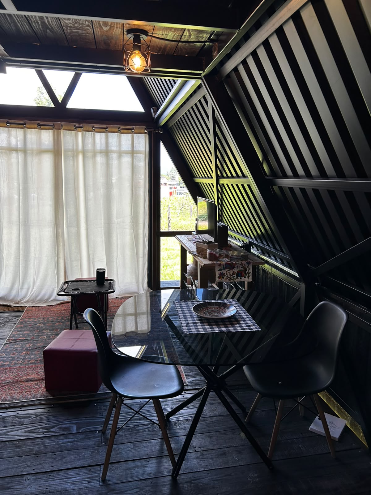 Comedor interior de cabaña